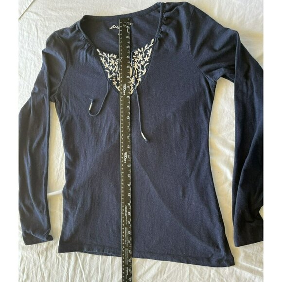 Eddie Bauer Navy Neckline Tie Cream Floral Embroidered Tunic Top Size XS - Picture 4 of 9